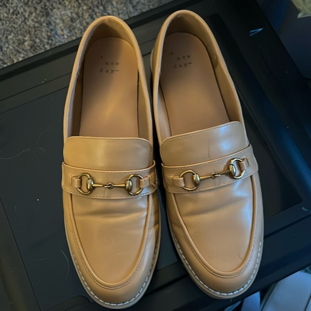 Tan Shoes - Women’s Size 9.5 - Loafer - Worn Once